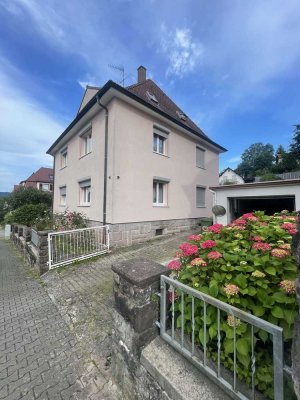 Freistehendes Dreifamilienhaus in exponierter Lage von Gaggenau (Hummelberg)