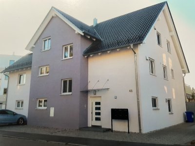 2 Zimmer Wohnung mit EBK und Balkon