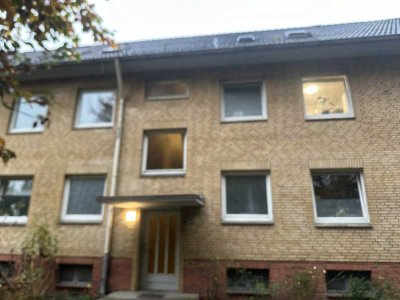 Schöne sanierte  2 Zimmerwohnung mit Einbauküche