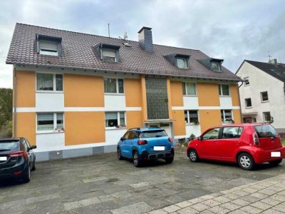 Attraktive und sanierte 3-Raum-DG-Wohnung in Köln Lind