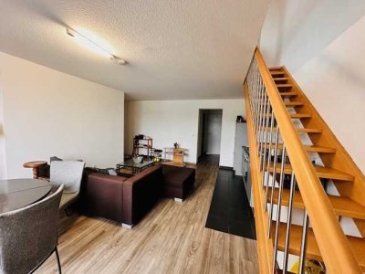 GEMÜTLICHE 3 ZIMMER MAISIONETTE WOHNUNG MIT GALERIEZIMMER BALKON UND KOSTENFEIER EINBAUKÜCHE