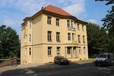 Traumhafte 3-Raum-Wohnung mit Balkon in denkmalgeschützter Villa