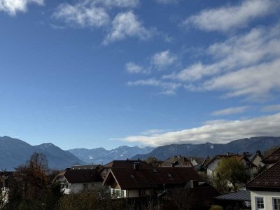 PROVISIONSFREI! Gut vermietete 2-Zimmer-DG-Wohnung mit traumhaftem Bergblick, im Zentrum  von Murnau