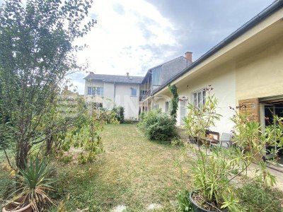 Idyllischer Streckhof mit ruhigem Innenhof und Natur-Garten