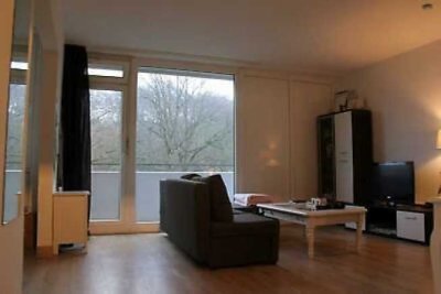 Stilvolle, geräumige und modernisierte 1,5-Zimmer-Wohnung mit Balkon und EBK in Hochdahl