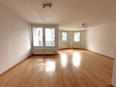 Single-Wohnung mit Loggia und Abstellraum (keine Küche vorhanden) in Ruhelage