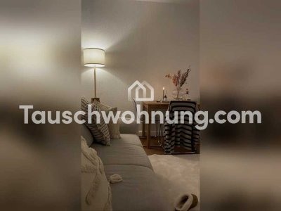 Tauschwohnung: 2-Zimmer Altbauwohnung, süße EBK, Bad mit Wanne und Fenster