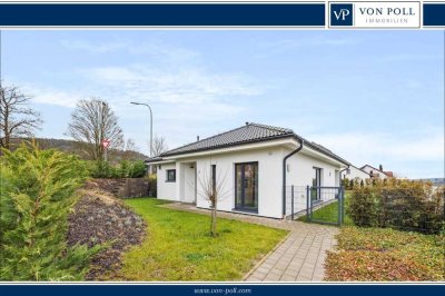 Moderner Bungalow mit offener Küche, Doppelgarage und tollem Ausblick