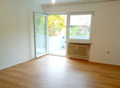 1-Zimmer-Appartement mit Westbalkon, Blick ins Grüne und neuer Küche