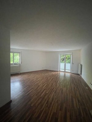 Helle 1,5 Zimmer Whg. mit Balkon und Tiefgaragenstellplatz