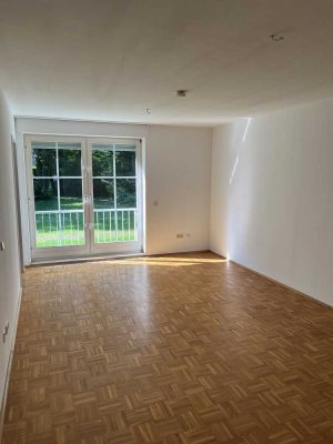 Attraktive 3. Zi. Erdgeschoss Wohnung mit Balkon