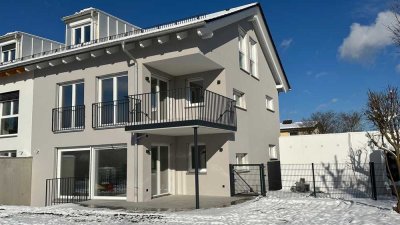 *ERSTBEZUG* Stilvolle 3-Zimmer-EG/ UG-Wohnung m. gehobener Ausstattung, Terrasse u 180m² Garten