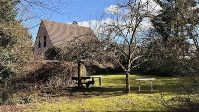 Gemütliches Wohnhaus mit besonders großer Terrasse, Garage und Garten