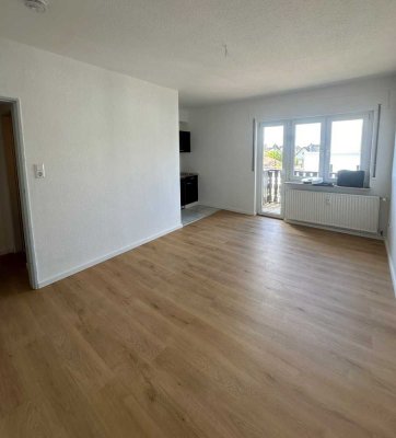 *Erstbezug nach Sanierung* Teilmöblierte 1-Zi.-Wohnung mit Einbauküche und Balkon in Egelsbach!