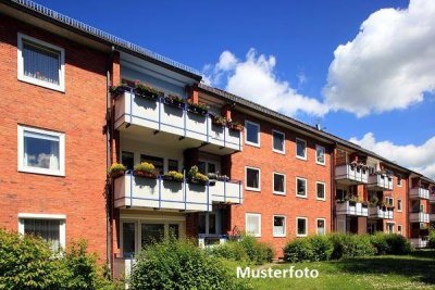 Mehrfamilienhaus mit 3 Wohnungen und Garage