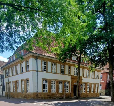 Schöne 5-Zimmer-Altbau-Stadtwohnung mit Balkon und EBK in Gütersloh