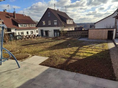 !!! Gartenliebhaber aufgepasst !!!  Schöne und vollständig renovierte 3,5-Raum-Wohnung in Ostfildern