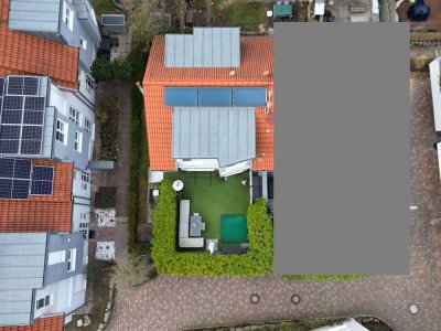 *Reserviert* Exklusive DHH mit schönem Garten und großzügigen Räumen verteilt auf 3 Ebenen