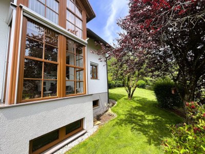 Einfamilienhaus mit wunderschön angelegtem Garten in ruhiger Lage