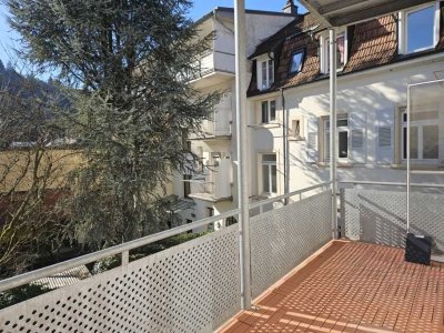 Hübsche 3 Zi-Altbau-Whg in Baden-Baden- Lichtental, Wohnküche mit Südbalkon, Tageslicht- Duschbad