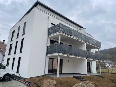 Neubau, Erstbezug: schicke 3-Zimmer-Wohnung mit Terrasse und Gartenanteil