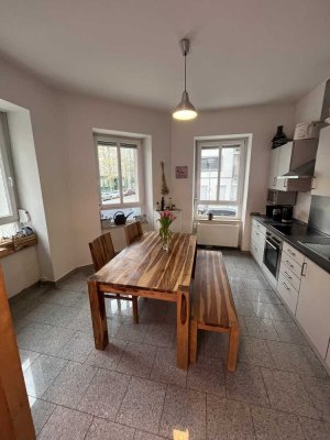 4-Raum-Hochparterre-Wohnung in bester Lage in Berlin Mitte