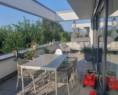 Lichtdurchflutete 3-Zimmer Penthouse Wohnung mit großer Dachterrasse in ruhiger, zentraler Lage