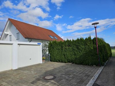 Bad Dürrheim - Hochemmingen: Bezugsfreie, schöne 3- Zi- Wohnung, Garage + Balkon in 2- Fam.- Haus