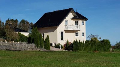 Einfamilienhaus mit Einliegerwohnung und Doppelgarage in Kalenborn