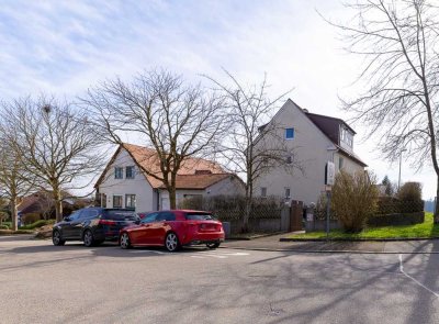 2 Zimmer neu renovierte DG Wohnung in Ulm-Lehr nahe oberer Eselsberg