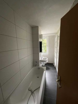 top sanierte Dreiraumwohnung in ruhiger Lage