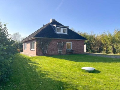 Einfamilienhaus mit dem Blick zum Nordseedeich - Halbinsel Nordstrand