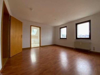 3 Raum Wohnung mit Stellplatz