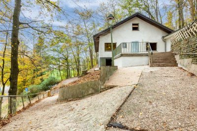 Wohnen im Grünen: Haus in Kürten mit Einliegerwohnung, Talblick, Bachlauf & Wald - KfW-Förderung