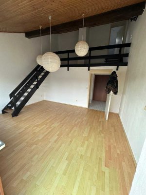 Attraktive und modernisierte 2-Zimmer-Maisonette-Wohnung mit Einbauküche in Passau