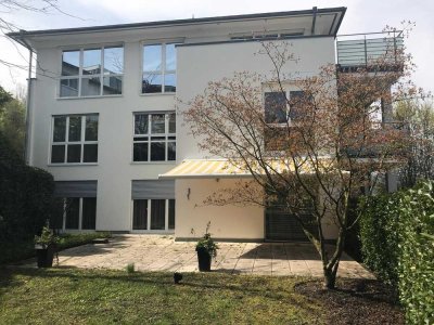 Attraktive gepflegte, möblierte Terrassenwohnung  in sehr ruhiger, aber zentraler Lage