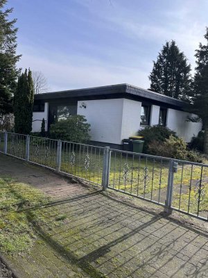 Schönes, leicht renovierbedürftiges Haus in Neumünster Faldera