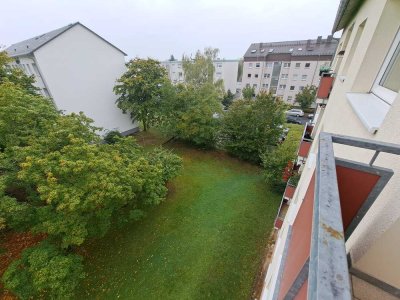 Modernisierte 4-Raum-Wohnung mit Balkon in Dreieich-Sprendlingen