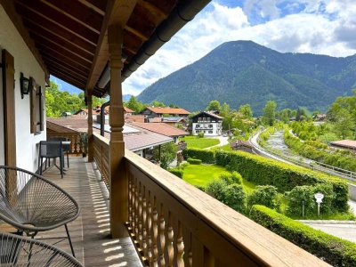 Traumhafter Blick zum Riederstein und Wallberg vom umlaufenden, sonnigen Balkon