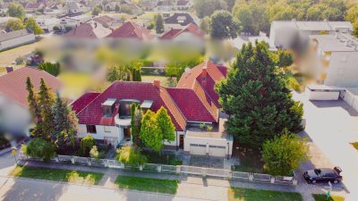 Exklusive Villa in Pama – Ehemaliges Doktorhaus mit Vielfältigen Nutzungsmöglichkeiten