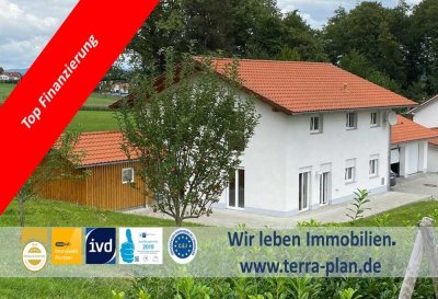 NEUWERTIGES EINFAMILIENHAUS IN IDYLLISCHER RANDLAGE VON BÜCHLBERG