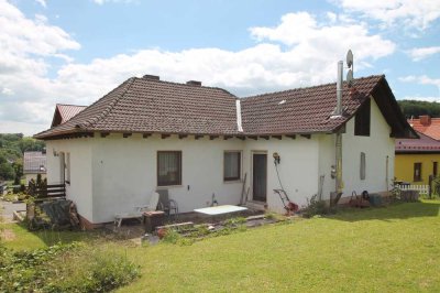 Geräumiger Bungalow mit Potenzial in Mansbach zu verkaufen