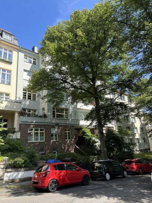 DG-Wohnung mit Balkon u. Terrasse, GWC mit Fenster sowie Tageslichtbad auf dem Kaßberg!