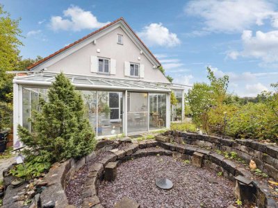 Lichtdurchflutetes Einfamilienhaus mit Einliegerwohnung in absolut sonniger Lage von Hohenpolding