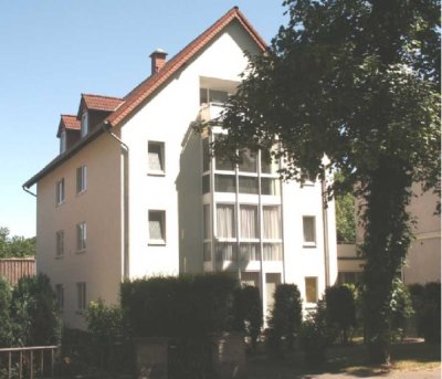 Sonnige teil. möblierte 3-Zimmer-Wohnung mit südl. Balkon und westl. Wohnzimmer in Gerresheim