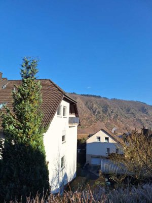 Schöne sanierte 3 ZKB Dachgeschosswohnung in Cochem-Sehl mit Balkon und Moselblick