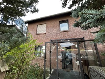 Bildschönes 1-2 Familienhaus, 183 m²  WFL, 2 PKW-Garagen, bezugsfrei, 40595 Düsseldorf-Hellerhof