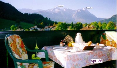 Bildhübsche 1-Zimmer (Ferien) Wohnung,  großer Südbalkon, herrlicher Blick auf Alp- und Zugspitze.