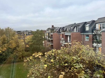 Traumwohnung mit toller Ausstattung! Sonnige Loggia mit Fernblick, helle 2.-Zi.-Wohnung mit Aufzug