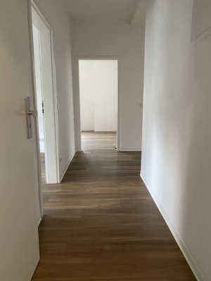 Schöne sanierte Erdegschoss Wohnung in Duisburg Huckingen nähe Angermund und Helios St. Anna Klinik